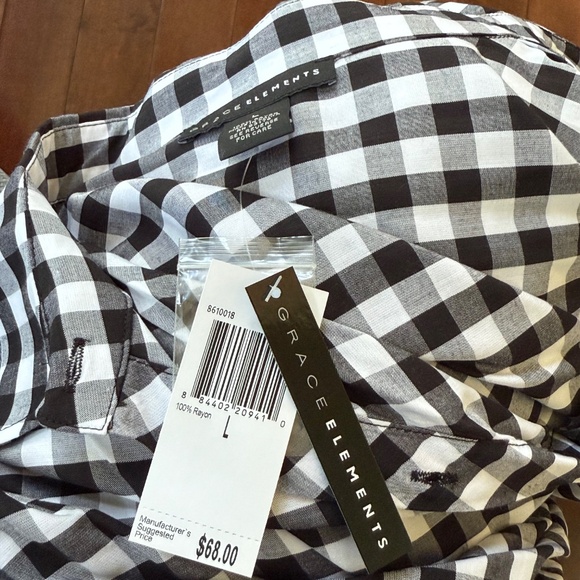 NWT Grace Elements Women’s Black & White Gingham Button Down Blouse, size Large - Picture 3 of 4
